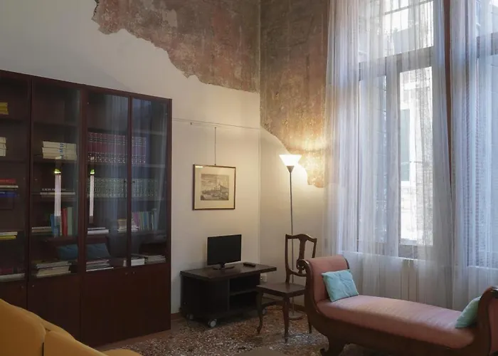 Melusina Rialto Historical Center *