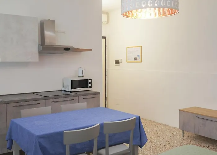 Melusina Rialto Historical Center Venecia