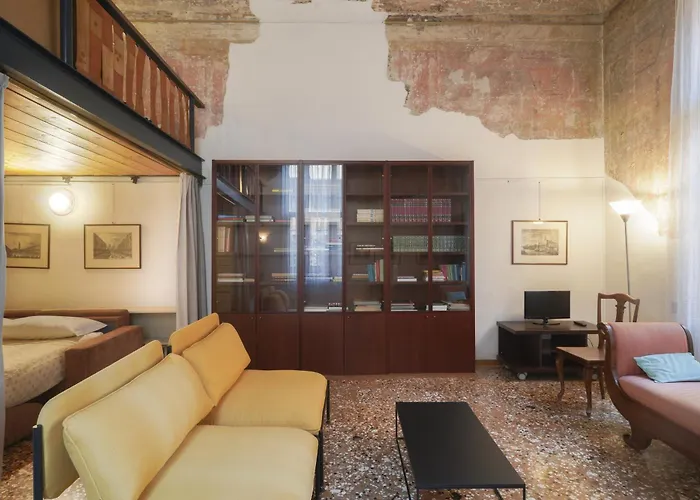 Melusina Rialto Historical Center