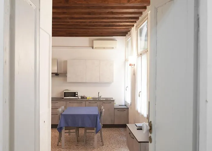 Melusina Rialto Historical Center *