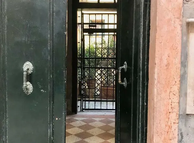 Melusina Rialto Historical Center *